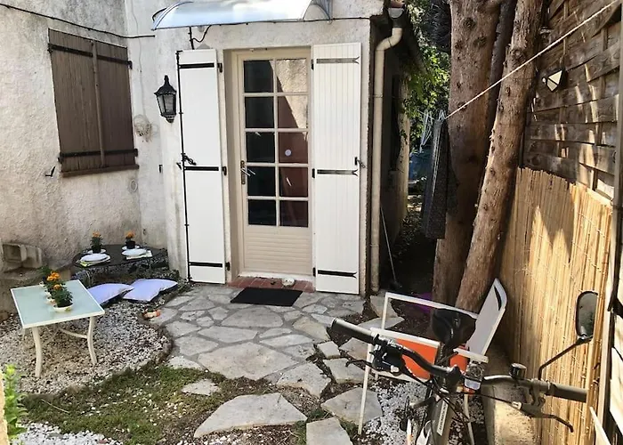 Proche Plages Juan Les Pins Petit Studio Dans Villa